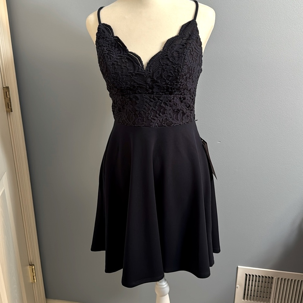 NWT size 3 Fit & Flare style Junior girl dress